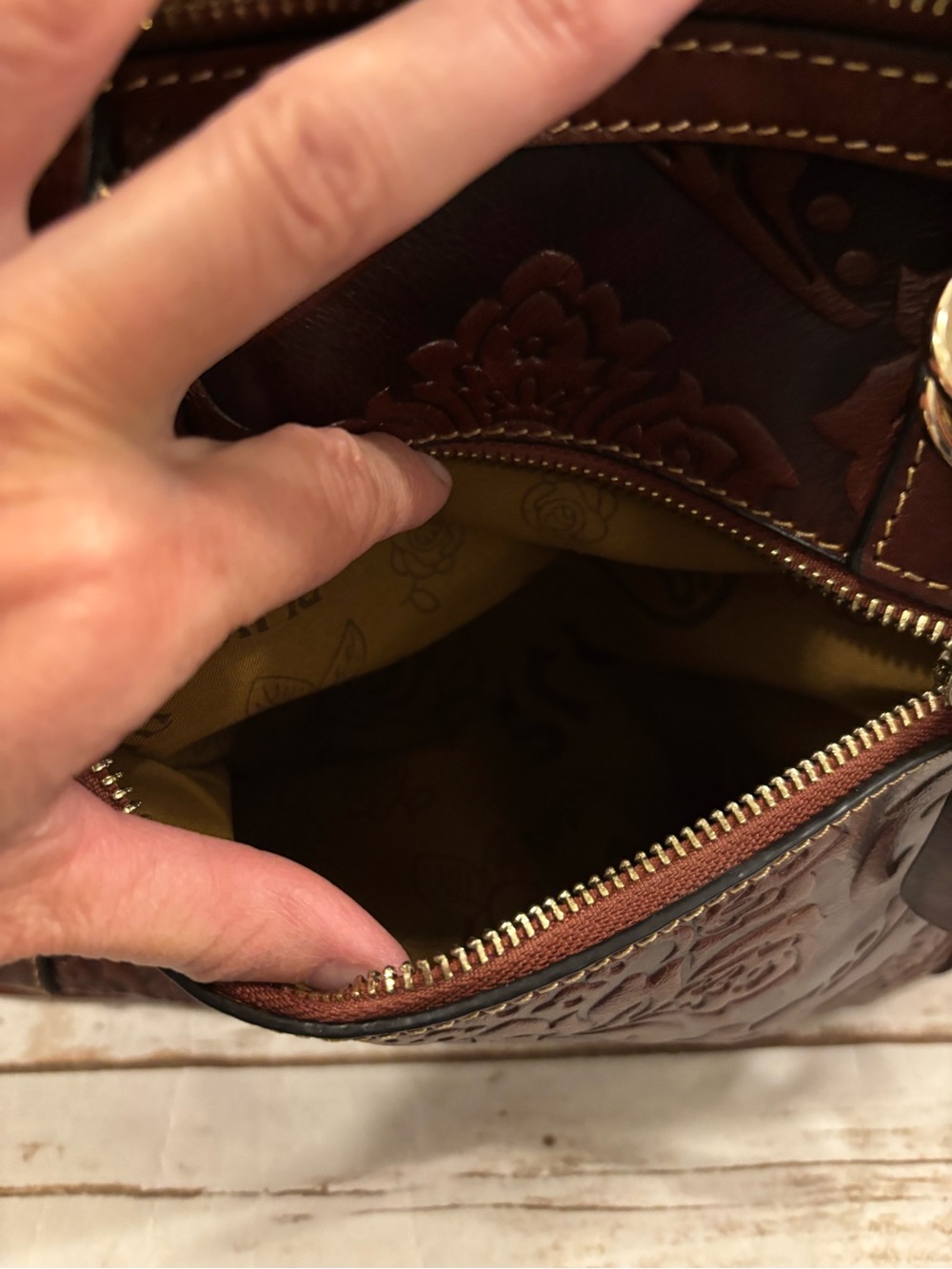PIJUSHI Embossed Genuine Brown Leather Satchel and Crossbody Bag/Wristlet Set - Picture 8 of 16